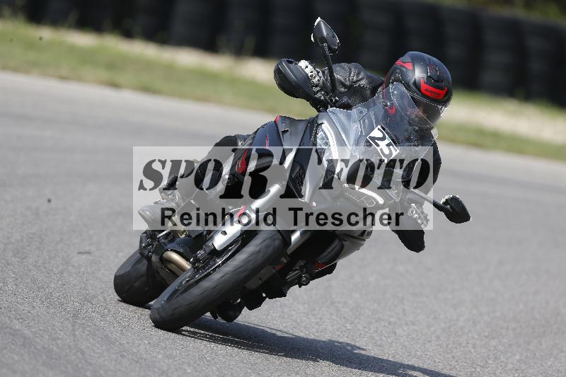 /Archiv-2025/49 26.08.2025 Cornu Master School ADR/gruen-vert/25